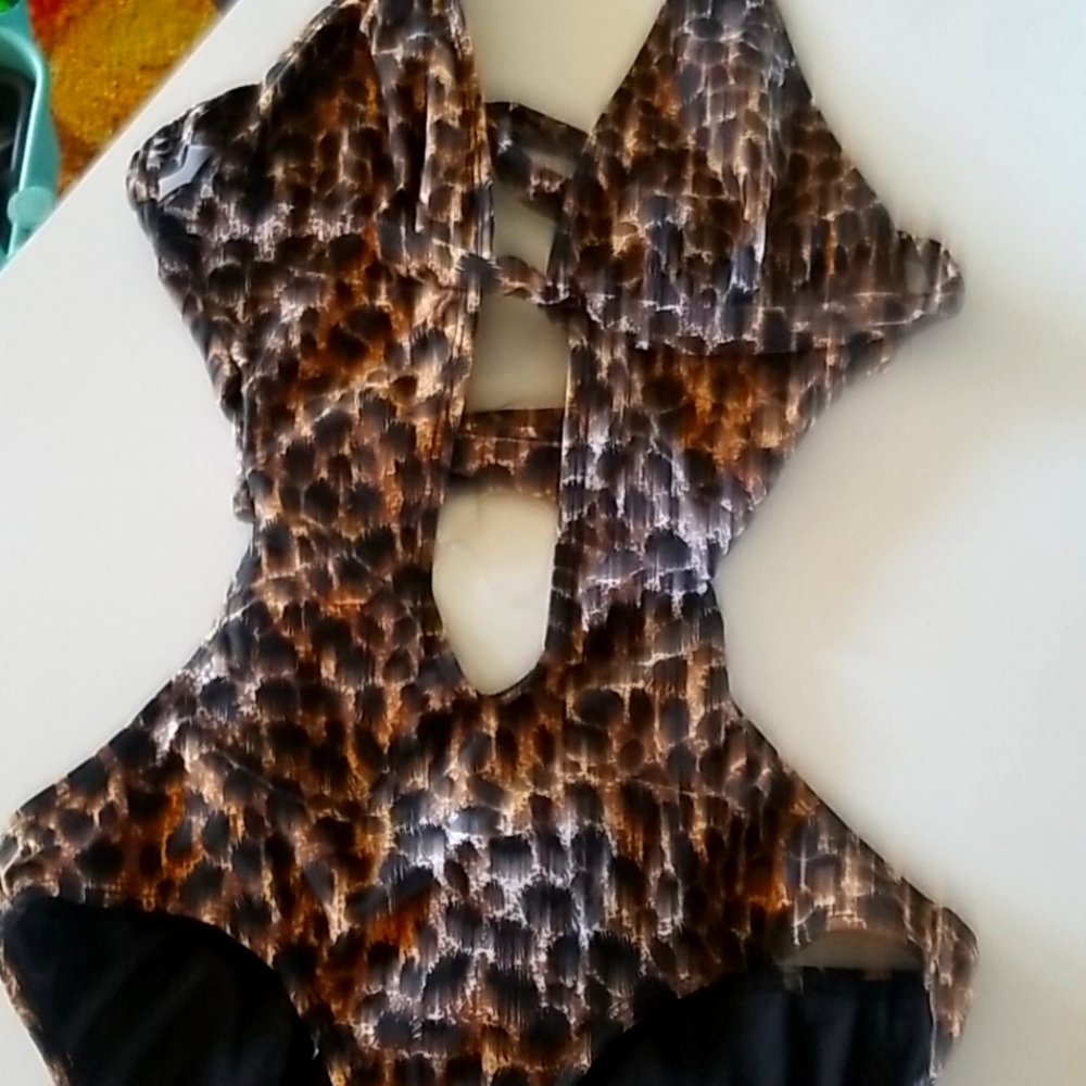 Leopard print monokini